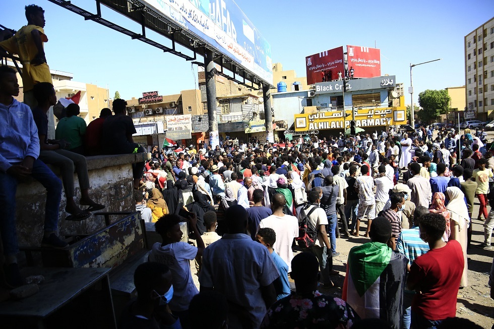 السلطات السودانية تنشر قوات الأمن وتغلق جسور العاصمة تأهبا لـ
