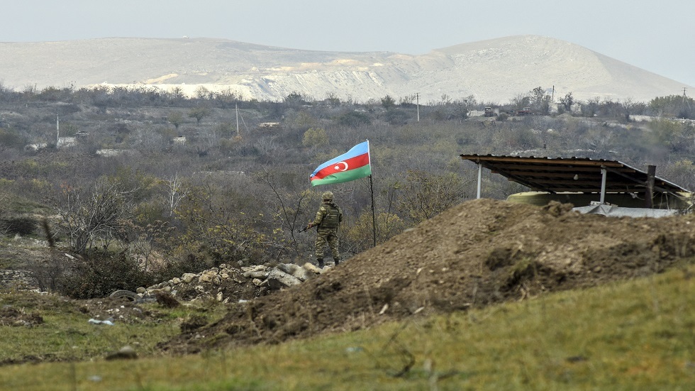 باكو.. إصابة جندي أذربيجاني بانفجار لغم في قره باغ