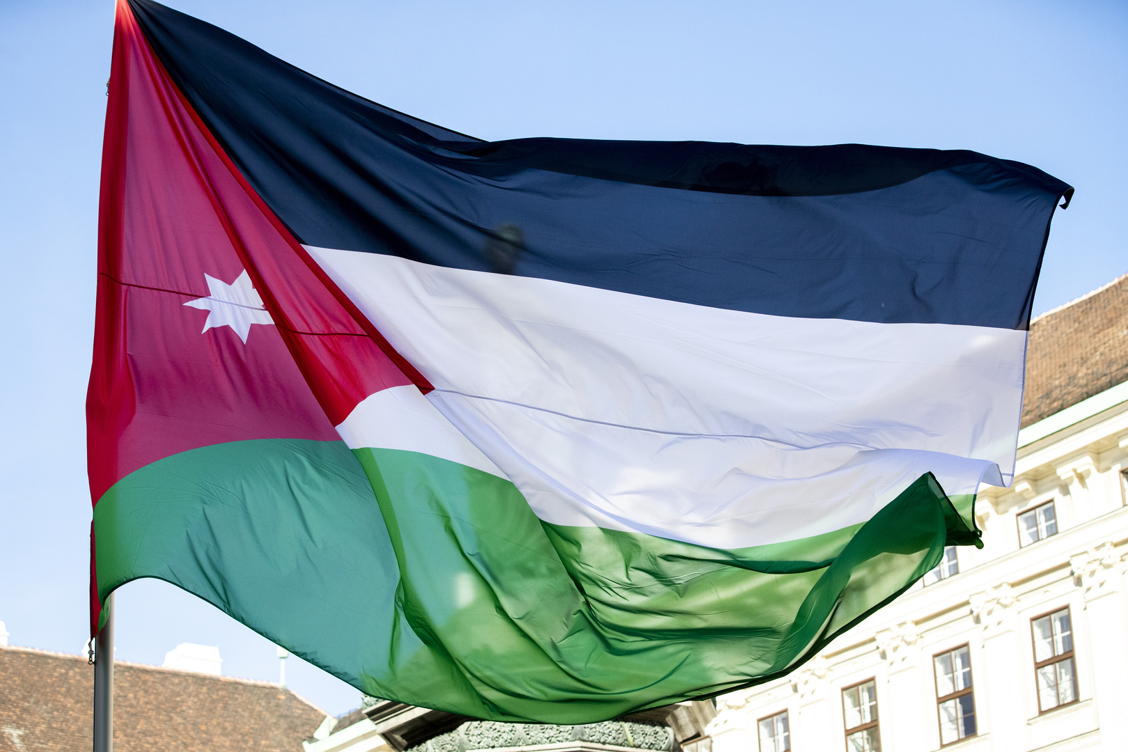 وفاة طالبة أردنية في السكن الجامعي تثير ضجة كبيرة بمواقع التواصل