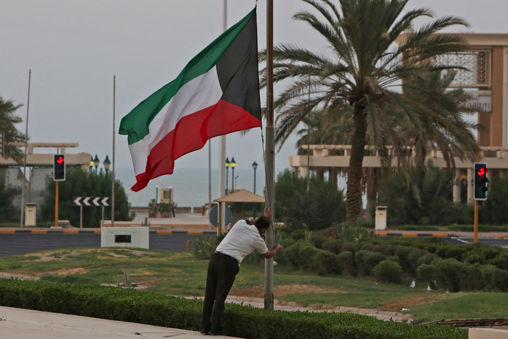 الحكومة الكويتية: الوضع الوبائي جيد ونستبعد إغلاق المطار والمنافذ