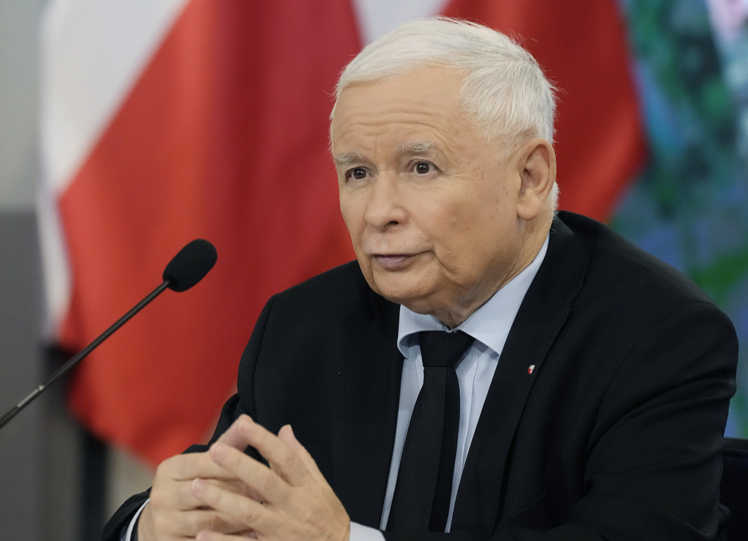 زعيم بولندي يعترف بأن بلاده اشترت برامج تجسس إسرائيلية قوية