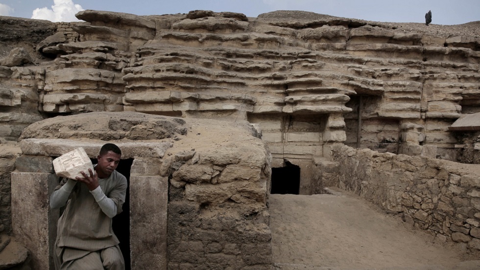 مصر.. اكتشاف حجر أثري 