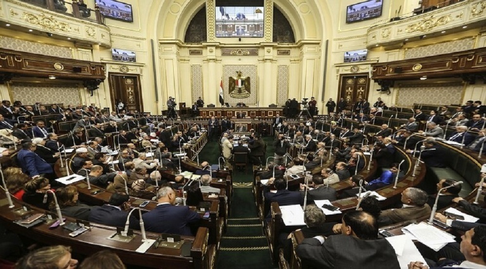 إيداع في مصحة وغرامة عند تكرار المحاولة: مشروع قانون في مصر لتجريم الشروع في الانتحار
