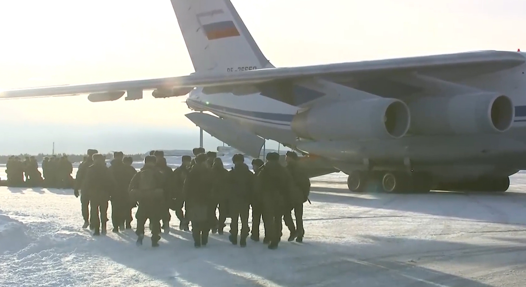 أكثر من 70 طائرة روسية نقلت قوات الأمن الجماعي إلى كازاخستان وأجلت أكثر من 1700 شخص