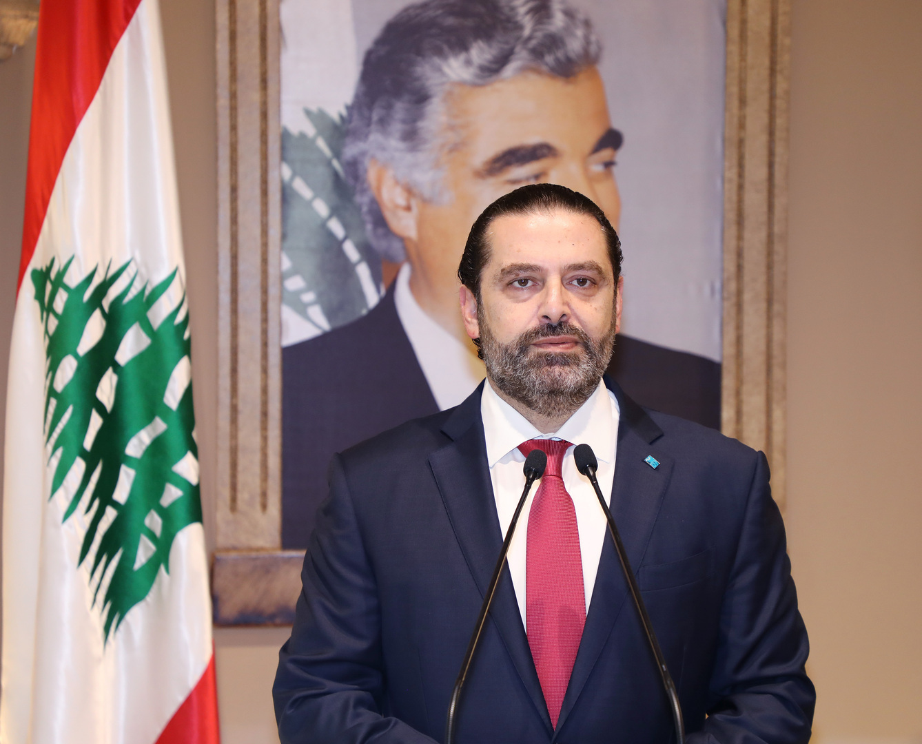 حكومة لبنان تعتذر عن وضع علم الكويت بدل الإمارات
