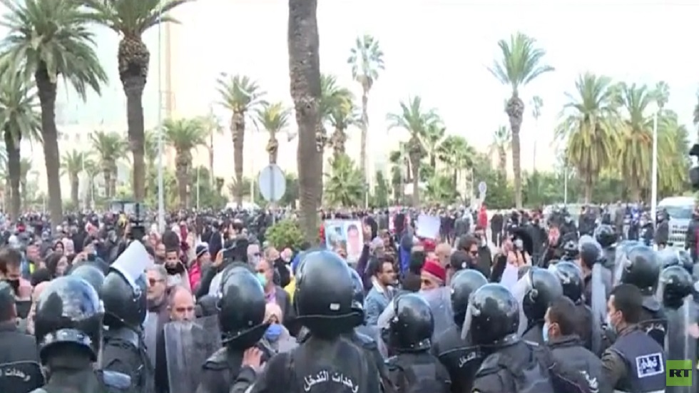 تونس.. احتجاجات واعتقالات بذكرى الثورة
