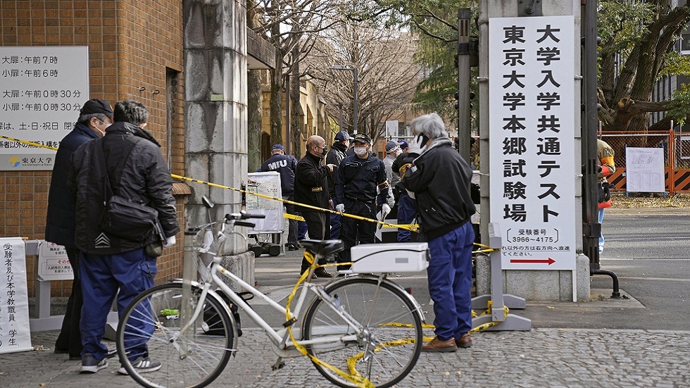 إصابة 3 أشخاص في هجوم بسكين قرب جامعة طوكيو