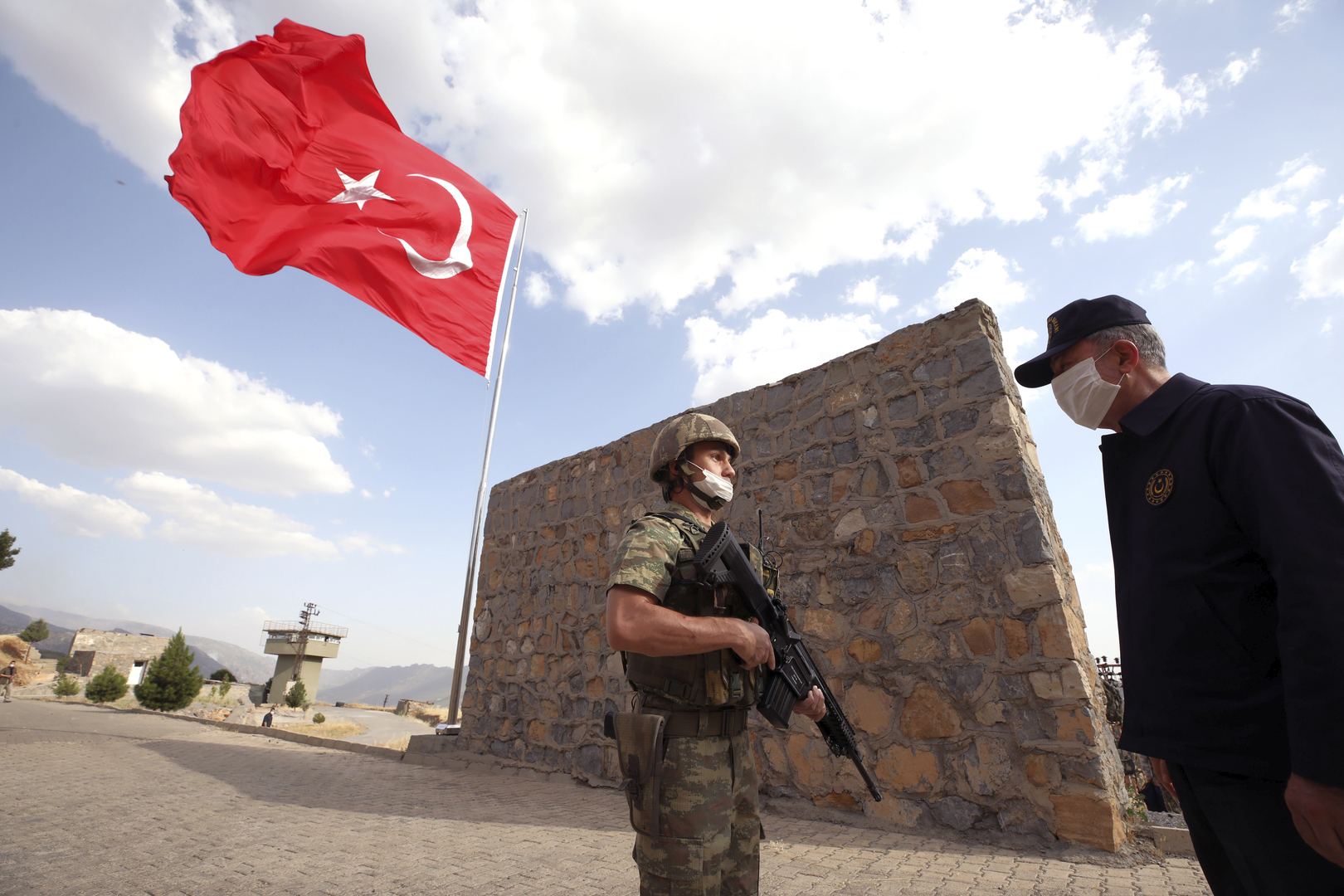 مراسلنا: هجوم صاروخي على قاعدة عسكرية تركية شمالي العراق