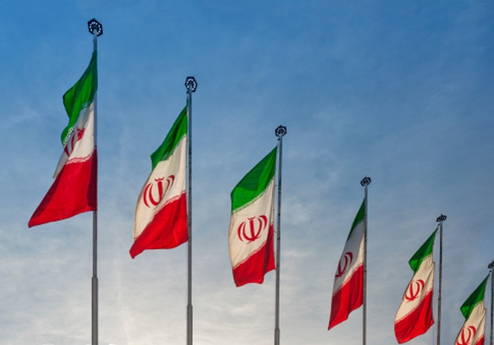 مسؤول إيراني يحذر من مؤشر مقلق في بلاده ويوجه رسالة للمعارضة
