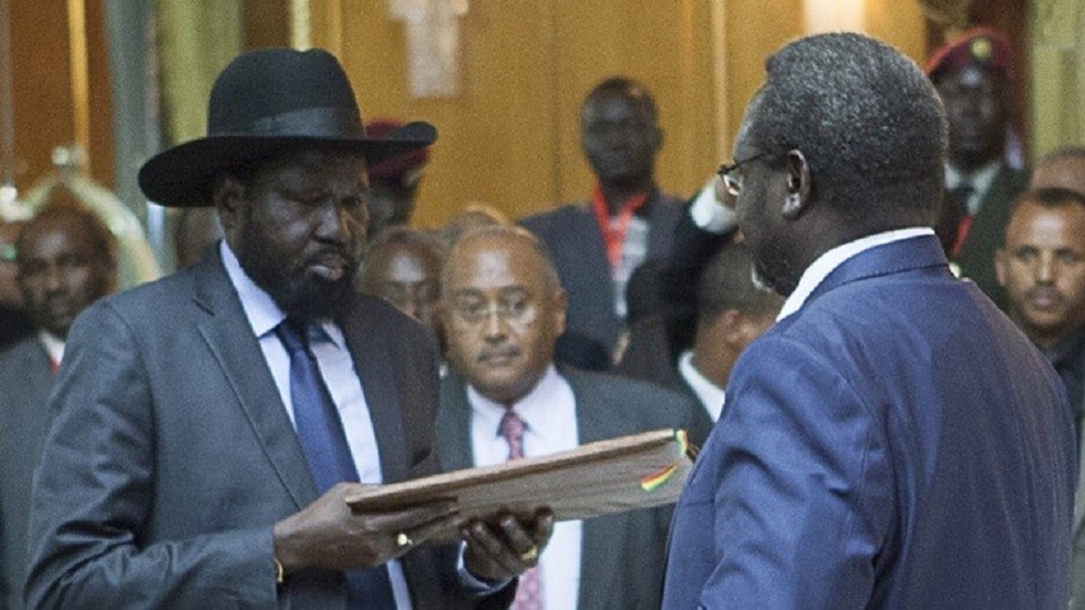 رئيس جنوب السودان سلفاكير ميارديت ونائبه السابق رياك مشار - أرشيف