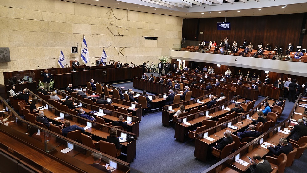 نائبة عربية تسقط مشروع قانون التجنيد في الكنيست الإسرائيلي