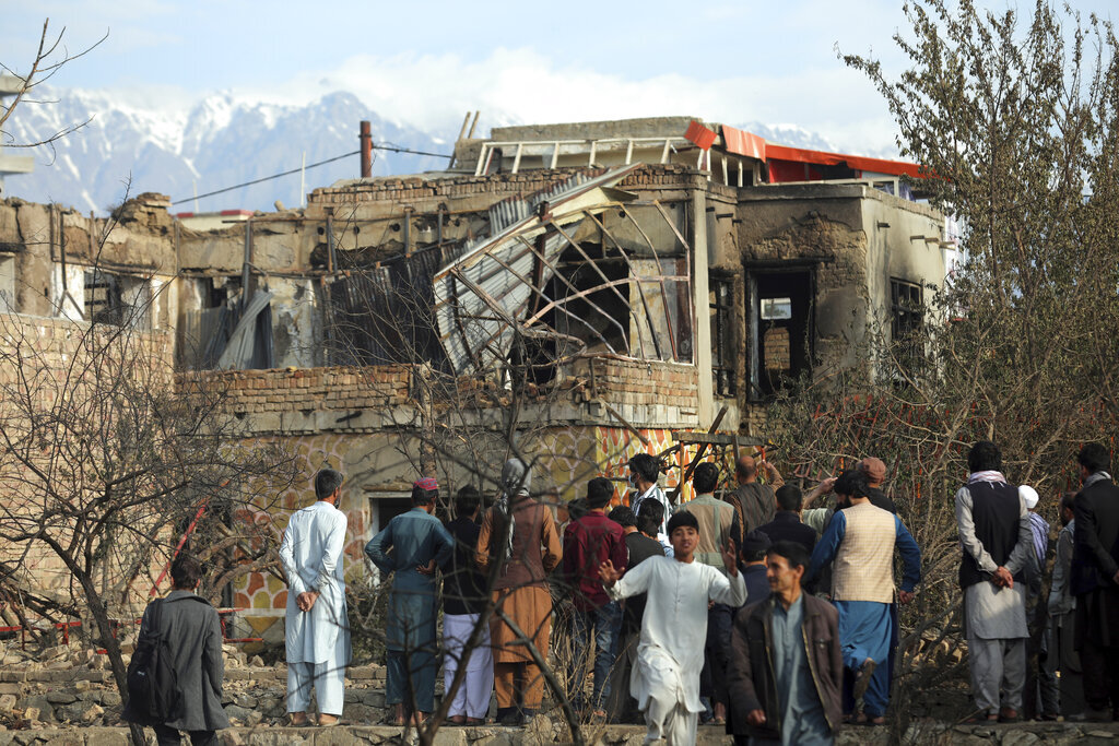 فرق الإنقاذ تبحث عن ناجين بعد الزلزال المدمر في أفغانستان