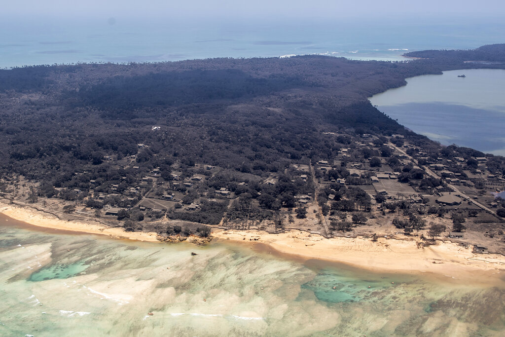 صور الأقمار الصناعية تظهر أضرارا جسيمة لحقت بأرخبيل تونغا بعد ثوران البركان