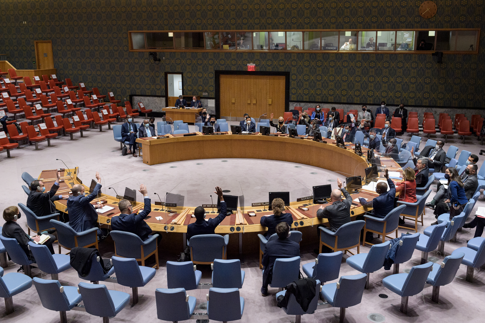 الإمارات تطلب عقد جلسة لمجلس الأمن الدولي وإدانة هجمات الحوثيين بشكل قاطع
