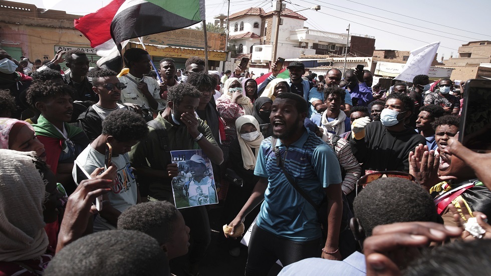 السودان.. مقتل متظاهر في ضاحية أم درمان غرب الخرطوم