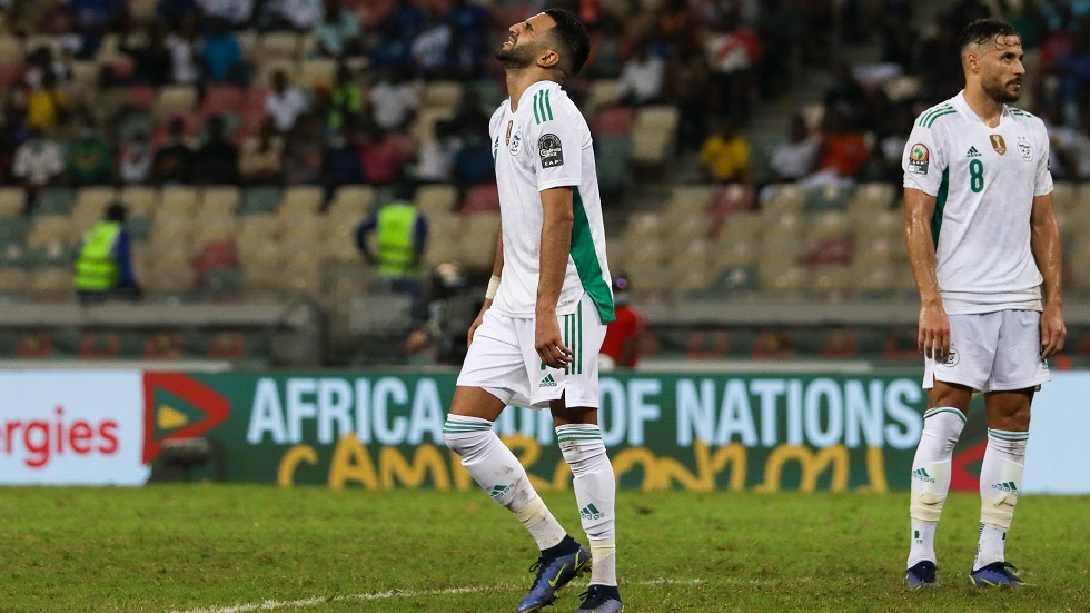 مشهد مؤثر لنجم الجزائر بعد إقصاء منتخب بلاده من كأس إفريقيا (فيديو)