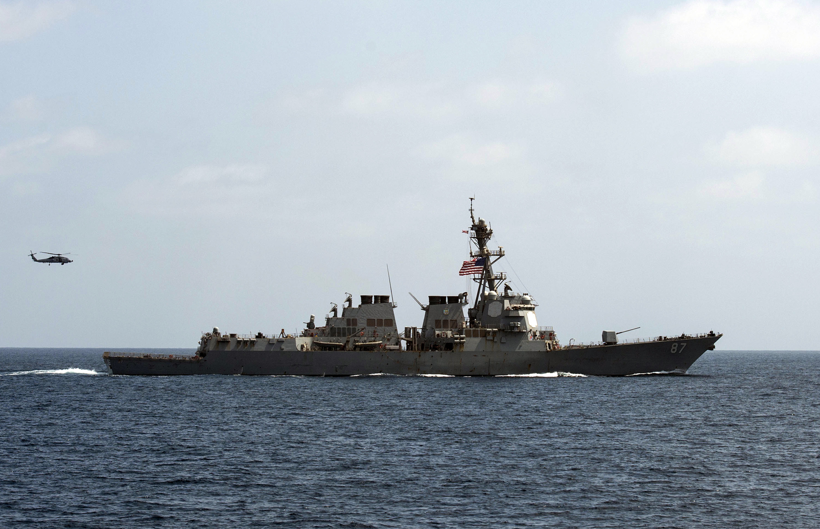 الجيش الأمريكي يعلن احتجازه سفينة قادمة من إيران محملة بمواد تستخدم في المتفجرات