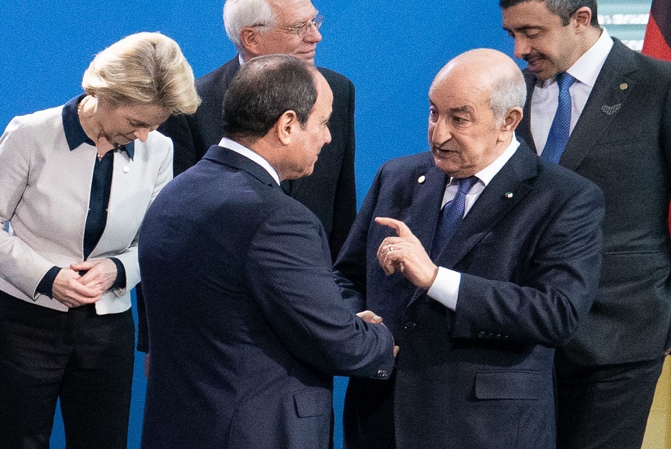 الرئيس الجزائري يتوجه إلى مصر