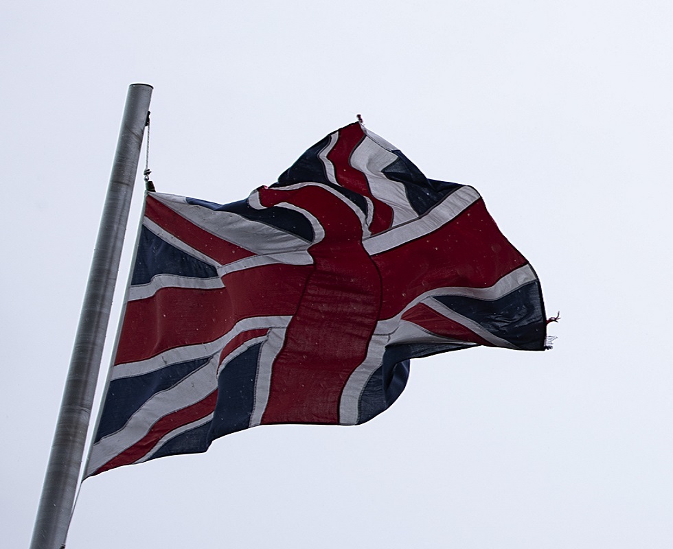 بريطانيا تسحب بعض دبلوماسييها وعائلاتهم من سفارتها في كييف