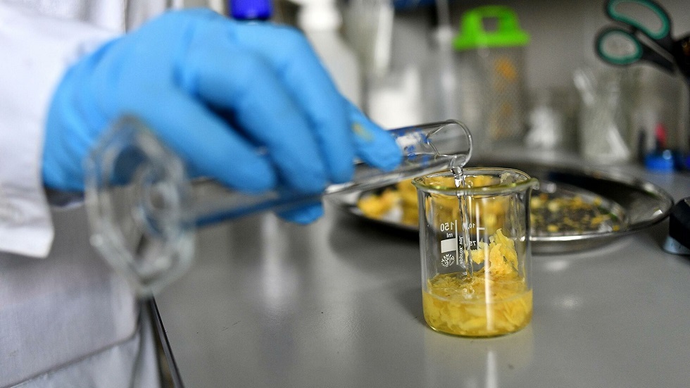 علماء روسيا لأول مرة في العالم يحصلون على البكتين السائل