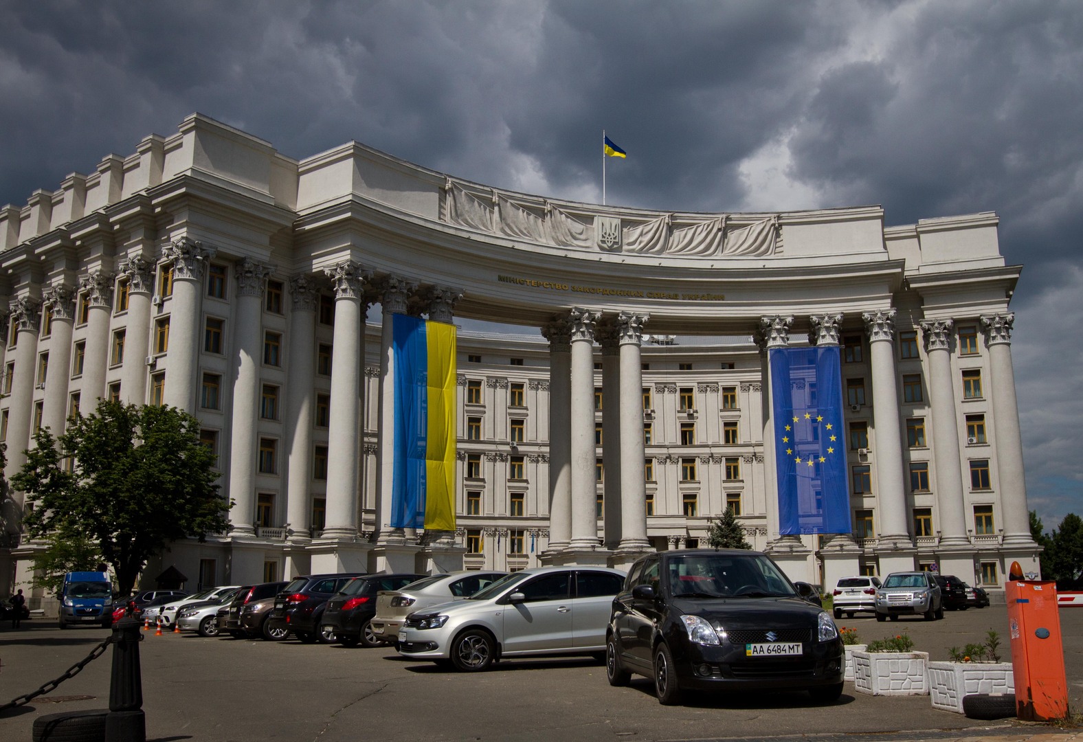 الخارجية الأوكرانية تنتقد إجلاء الدبلوماسيين الأجانب من كييف