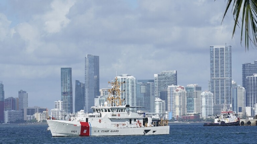 سفينة لخفر السواحل الأمريكي تنطلق من مايامي للبحث عن 39 مفقودا