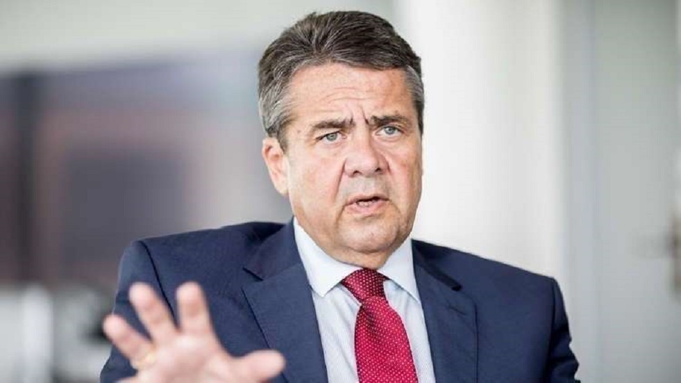 وزير ألماني سابق يدعو إلى إرسال قوة حفظ سلام أممية إلى أوكرانيا