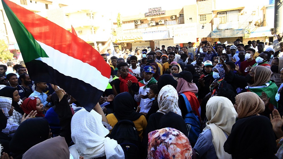 الأمن السوداني يطلق الغاز المسيل للدموع على متظاهرين في الخرطوم