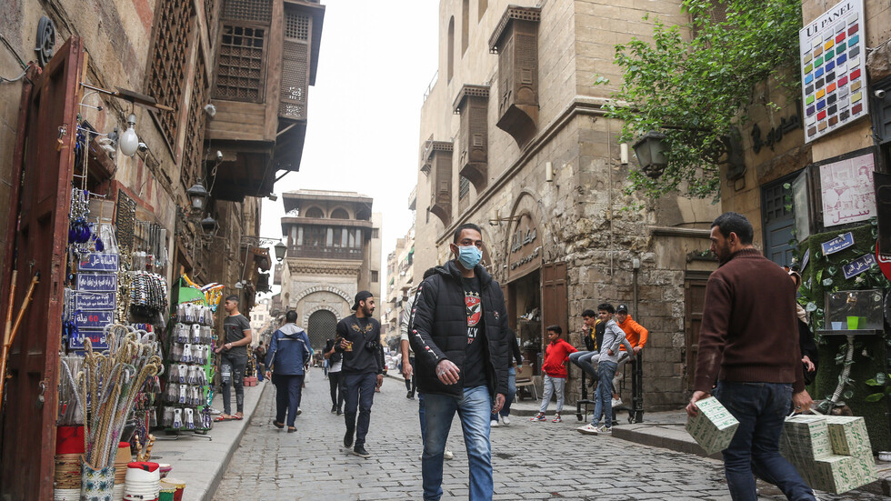 مصر تسجل أعلى حصيلة إصابات يومية بكورونا منذ بدء الجائحة
