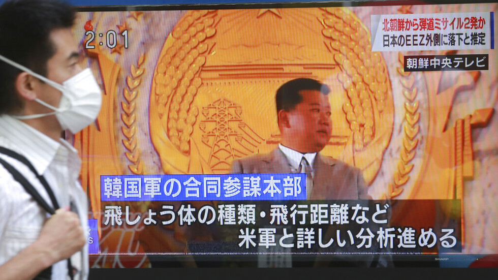 وثائقي  يظهر الزعيم الكوري الشمالي وهو يعرج