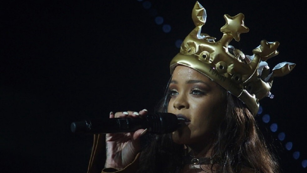 الفنانة ريهانا حامل بطفلها الأول (صور)