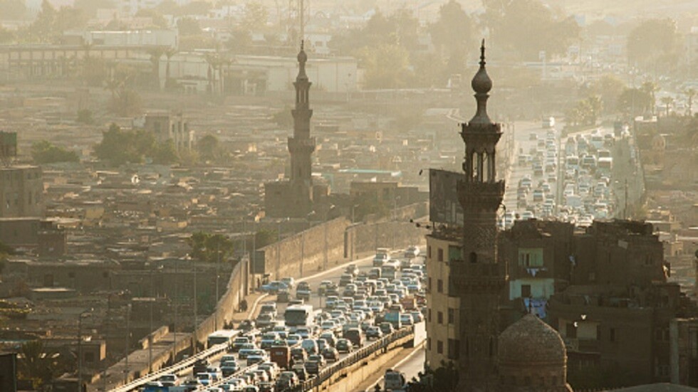 ضحية ابتزاز إلكتروني في مصر: أختي استغلت وجودها بمنزلي وصورت ابنتي