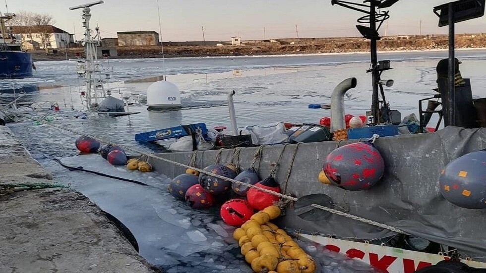 "غرقت في غضون دقائق".. لحظة غرق سفينة لصيد السلطعون بأقصى شرق روسيا