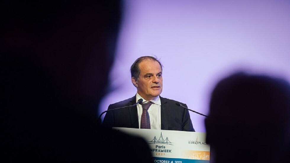 "رجل الأزمات".. رئيس الخزانة الفرنسية و"نادي باريس" يصل إلى تونس وجدل حول الزيارة