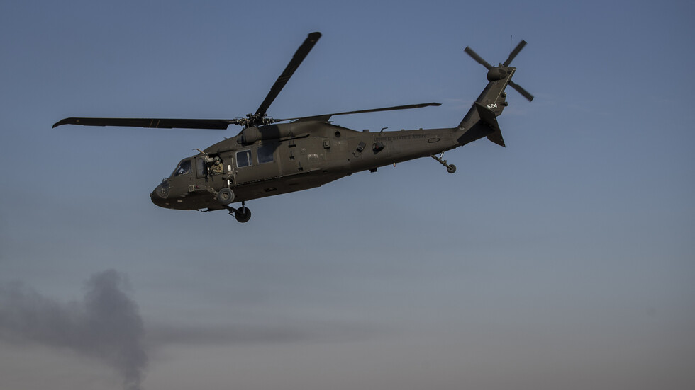 "نيويورك تايمز": مقتل مدنيين بينهم أطفال بعملية للقوات الأمريكية في سوريا وتحطم إحدى طائراتها هناك