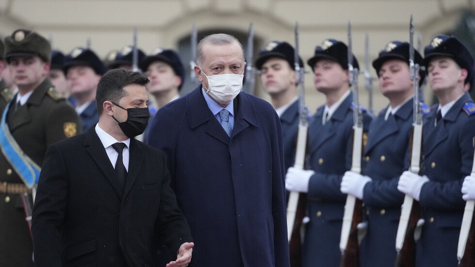 أوكرانيا تبرم اتفاقية مع تركيا لتوسيع إنتاج الطائرات القتالية المسيرة