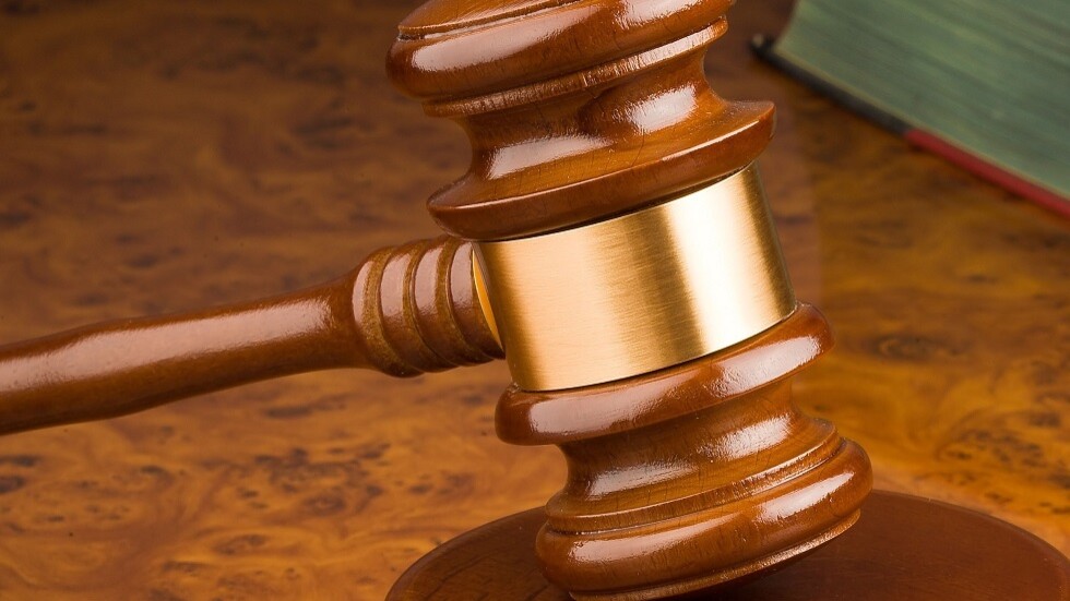 رئيس المحكمة الدستورية السابق في جنوب إفريقيا يعتذر بعد أدلائه بتصريحات مؤيدة لإسرائيل