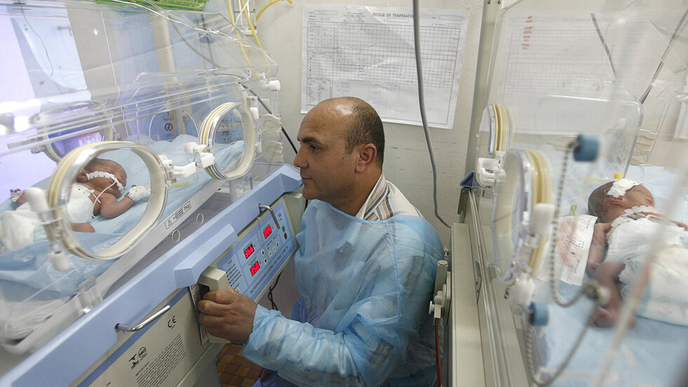 وزارة الصحة الجزائرية تحقق في الارتفاع السنوي الكبير بعدد عمليات الولادة القيصرية