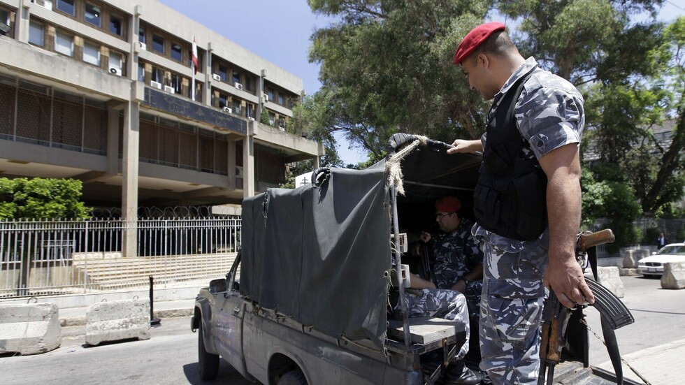 لبنان.. إحباط تهريب مئات آلاف الحبوب المخدرة وإيقاف "متورطة" (فيديو)