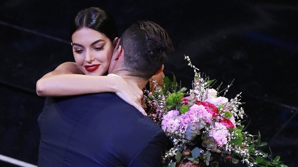 جورجينا تهنئ رونالدو على طريقتها