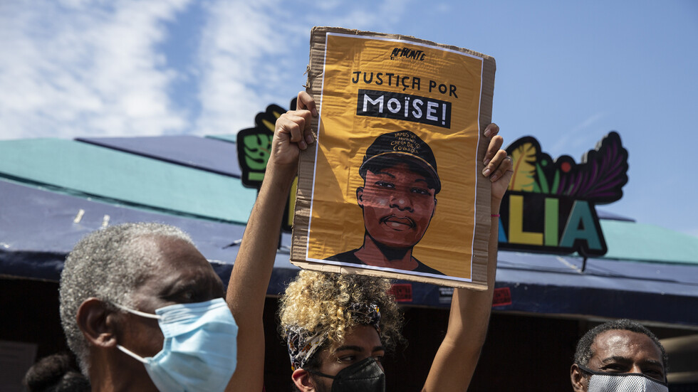 البرازيل.. المئات يطالبون بالعدالة لكونغولي ضرب حتى الموت (فيديو)