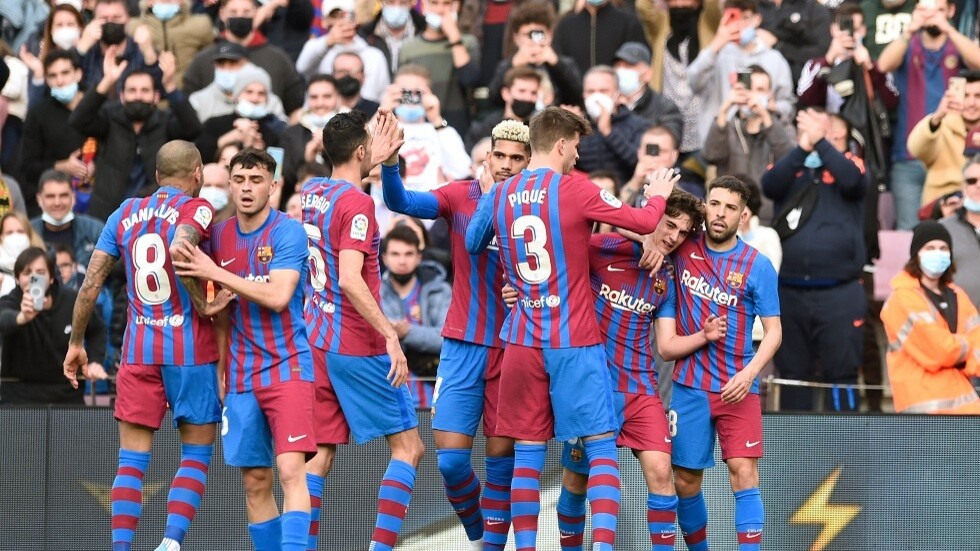 شاهد.. هدف "مذهل" بقدم لاعب برشلونة