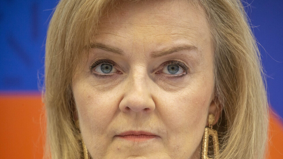 وزيرة الخارجية البريطانية: لندن لا تثق بتصريحات روسيا حول عدم تخطيطها لغزو أوكرانيا