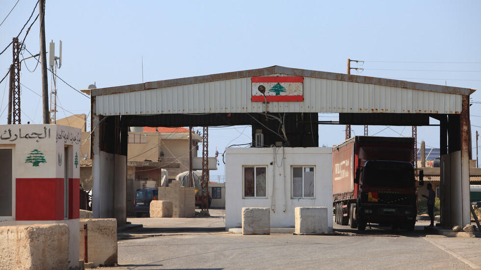 الحكومة السورية توافق على تسهيلات تجارية مع لبنان