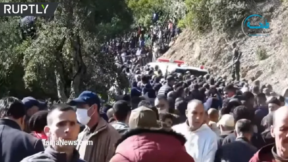 مراسم تشييع جثمان الطفل ريان وسط حضور كبير للمواطنين والمسؤولين