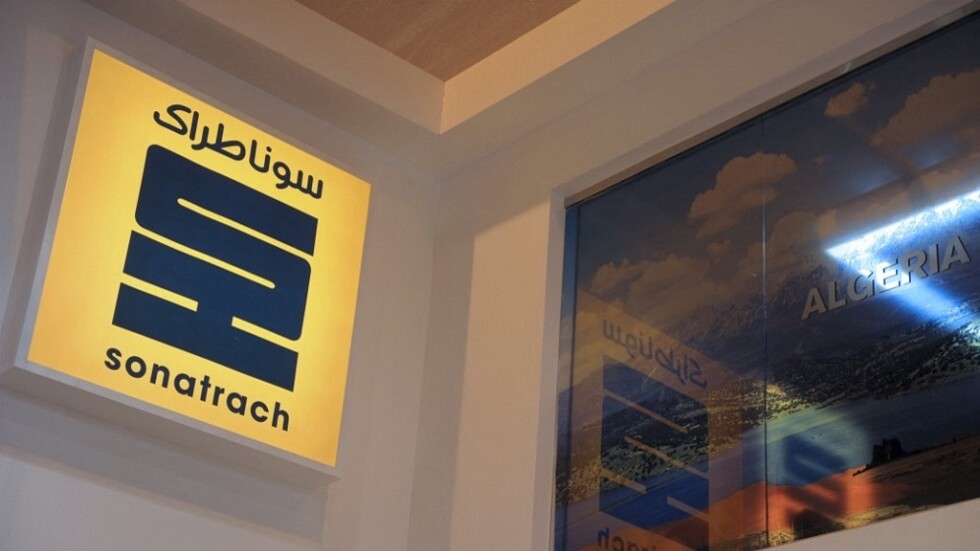 مسؤول سابق في "سوناطراك" الجزائرية يتحدث عن إمكانية تزويد أوروبا بالغاز لتعويض الإمدادات الروسية