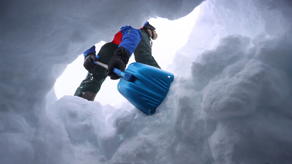 مصرع 19 شخصا على الأقل جراء انهيار جليدي بين أفغانستان وباكستان