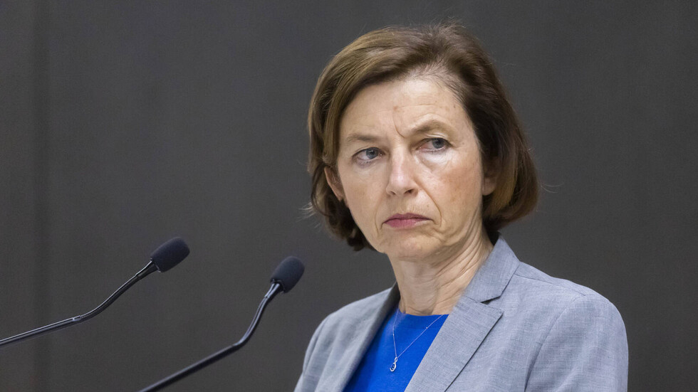 وزيرة الدفاع الفرنسية: الحوار مع روسيا يجب ألا يقود إلى إضعاف الدول الأوروبية