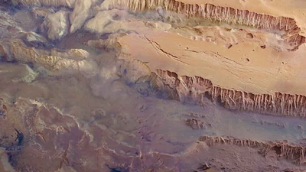 علماء يتقدمون خطوة في حل مشكلة الحصول على الأكسجين لمستعمري القمر والمريخ مستقبلا