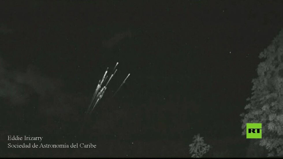 فيديو يظهر ما قد يكون أقمار 